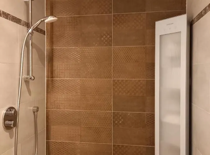 Pura Vida شقة Oud Ade